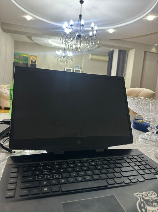 HP OMEN 17