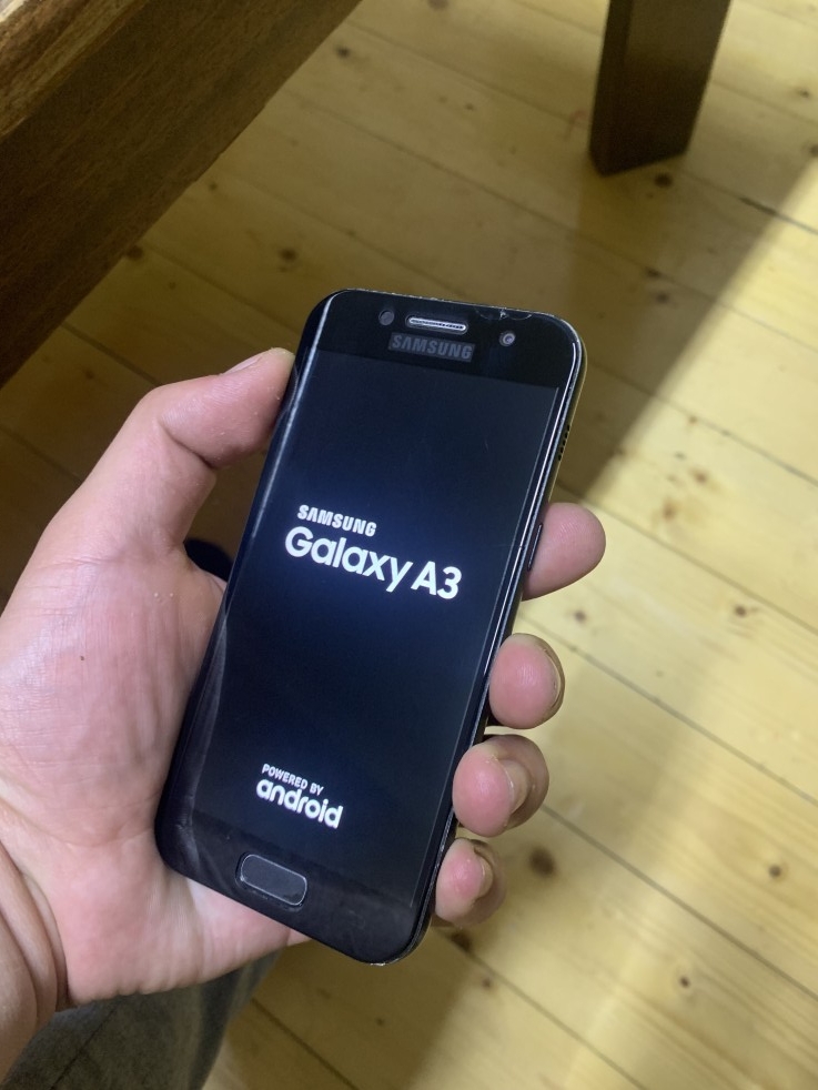 Samsung Galaxy A3 (2017) 16 GB